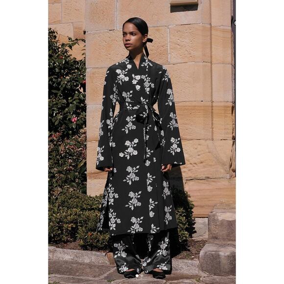 MACGRAW St Peters Floral-Print Silk Robe In Schwarz 100% Silk US 8 EU 40 1240$ - Picture 1 of 10